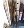 Image 1 : 9 Assorted Garden Tools