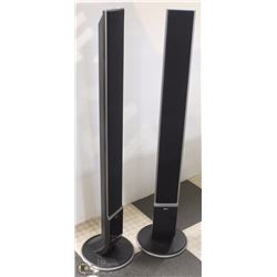 2 UPRIGHT SPEAKERS