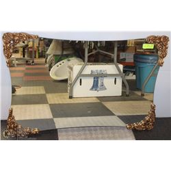 DECORATIVE WALL MIRROR 38 X 25