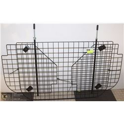 METAL PET DIVIDER FOR INSIDE VEHICLE