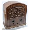Image 1 : ANTIQUE CATHEDRAL RADIO FOR REPAIR