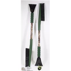 LOT OF TWO 31" MOSSY OAK SNOW BRUSHES