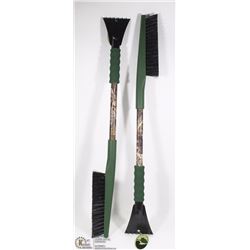 LOT OF TWO 31" MOSSY OAK SNOW BRUSHES