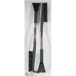 LOT OF TWO 31" MOSSY OAK SNOW BRUSHES