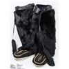Image 1 : PAIR OF BLACK MOCCASSINS SIZE 8
