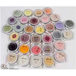 LOT OF 30+ SCENTSY WAX MELTS