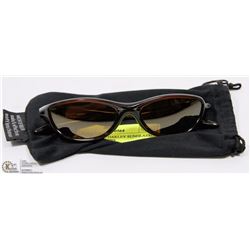 MADE IN USA OAKLEY SUNGLASSES, SCRATCHED LENS