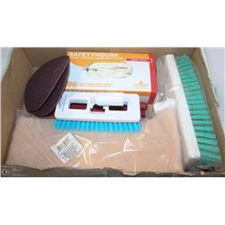 FLAT OF CLEANING SUPPLIES