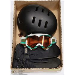 BOX W/SNOWBOARDING HELMET SIZE M,
