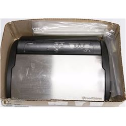 FOOD SAVER V2860 VACUUM & SEAL MACHINE