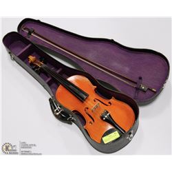 CREMONA 4/4 VIOLIN IN OLDER CASE W/ BOW