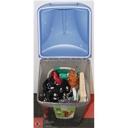 DOG 25 LB PET FOOD CONTAINER ON WHEELS