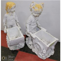 BOY & A GIRL W/WHEEL BARROWS CERAMIC YARD