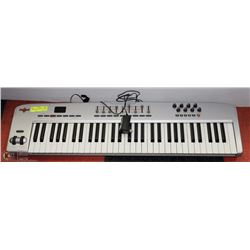 M-AUDIO OXYGEN 61 PROFESSIONAL KEYBOARD