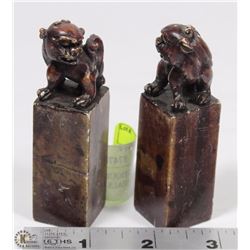 A PAIR OF ANTIQUE CHINESE SOAPSTONE SEALS