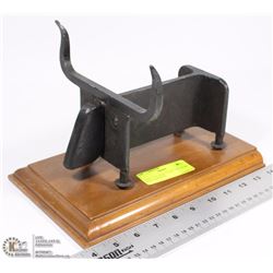 RARE CAST IRON TEXAS LONGHORN BOOT SCRAPER