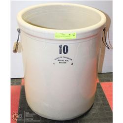 10 GALLON MEDALTA CROCK W/ HANDLES