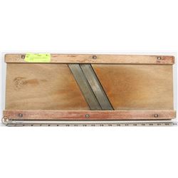 VINTAGE SILVRETTA CABBAGE SLICER.