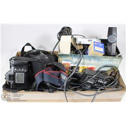 FLAT OF ASSORTED VINTAGE CAMERAS & CAMERA SUPPLIES