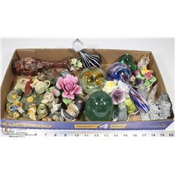 FLAT OF ASSORTED COLLECTIBLES