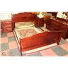 Image 2 : DOUBLE-QUEEN SIZE BED FRAME WITH 2 NIGHT STANDS,