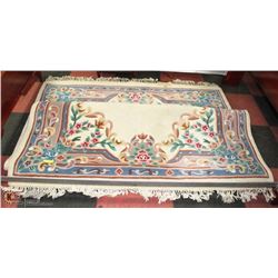 10) AREA RUG, APPROX 6'X8'