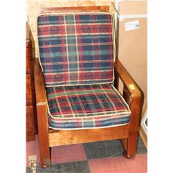 SOLID WOOD VINTAGE FOLD DOWN CHAIR