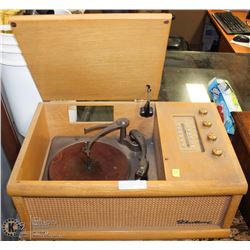 ANTIQUE FLEETWOOD STANDARD BROADCAST RADIO/