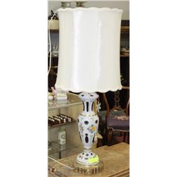 35" TALL BRASS BASED VINTAGE DECORATIVE LAMP W/