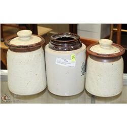 LOT OF 3 VINTAGE POTTERY CROCKS WITH 2 LIDS