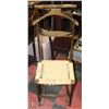 Image 1 : VINTAGE SUIT VALET CHAIR