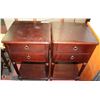 Image 1 : PAIR OF 15X17X18 NIGHT STANDS