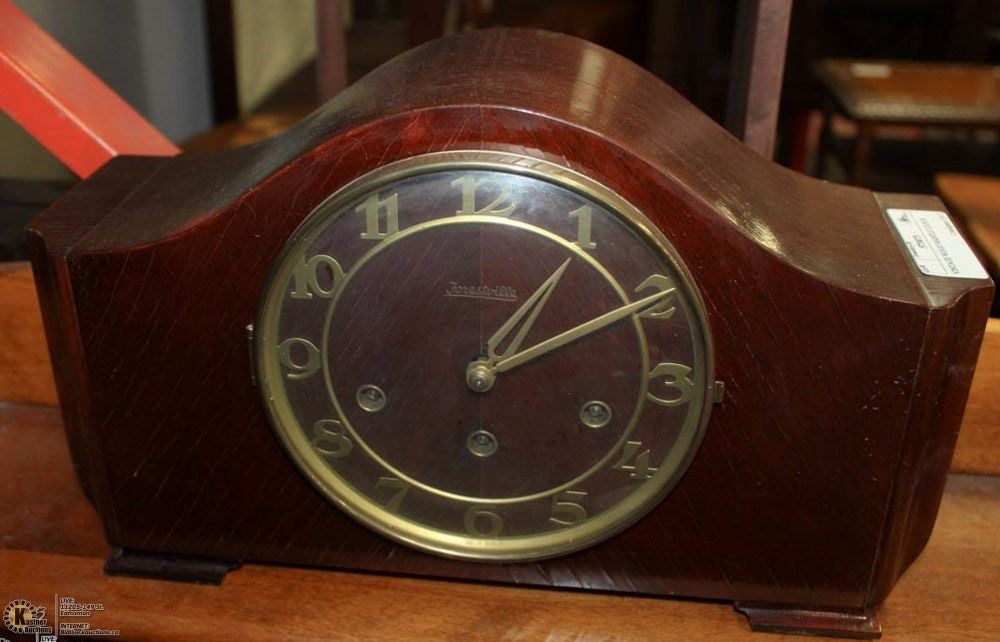 VINTAGE WOOD FORESTVILLE MANTLE CLOCK