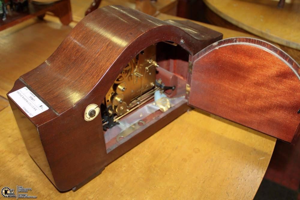 VINTAGE WOOD FORESTVILLE MANTLE CLOCK