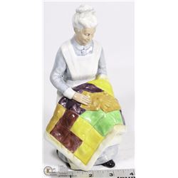 ROYAL DOULTON EVENTIDE 1976 HN 2814 LADY QUILTER