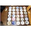 Image 1 : 32PC ASST MINI CHINA PLATE COLLECTIBLES IN WOOD