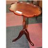 Image 1 : CHERRY COLOR DECORATIVE SIDE TABLE 14X11X20