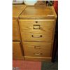 Image 2 : LOT OF 3 VINTAGE WOOD 2 DRAWER FILING CABINETS