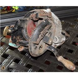 ANTIQUE AUTO KNITTER