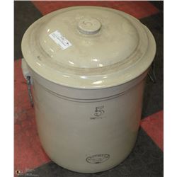 MEDALTA 5 IMPERIAL CROCK POT WITH LID