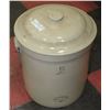 Image 1 : MEDALTA 5 IMPERIAL CROCK POT WITH LID