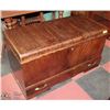 Image 1 : VINTAGE HONDERICH FURNITURE RED SEAL CEDAR CHEST