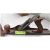 Image 1 : VINTAGE LARGE WOOD WORKING PLANE.