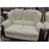 Image 4 : 6) LIVINGROOM SET INCL COUCH , LOVESEAT & CHAIR