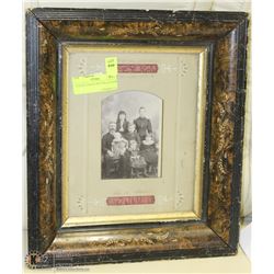 ANTIQUE FAMILY PICTURE & FRAME