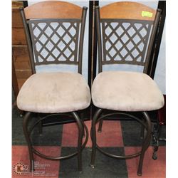 PAIR OF WOODEN METAL BAR STOOLS