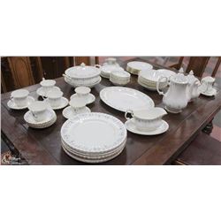 76PC ROYAL ALBERT MEMORY LANE CHINA