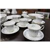 Image 7 : 76PC ROYAL ALBERT MEMORY LANE CHINA