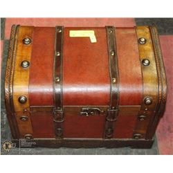VINTAGE TREASURE CHEST TRUNK WITH LEATHER