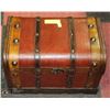 Image 1 : VINTAGE TREASURE CHEST TRUNK WITH LEATHER